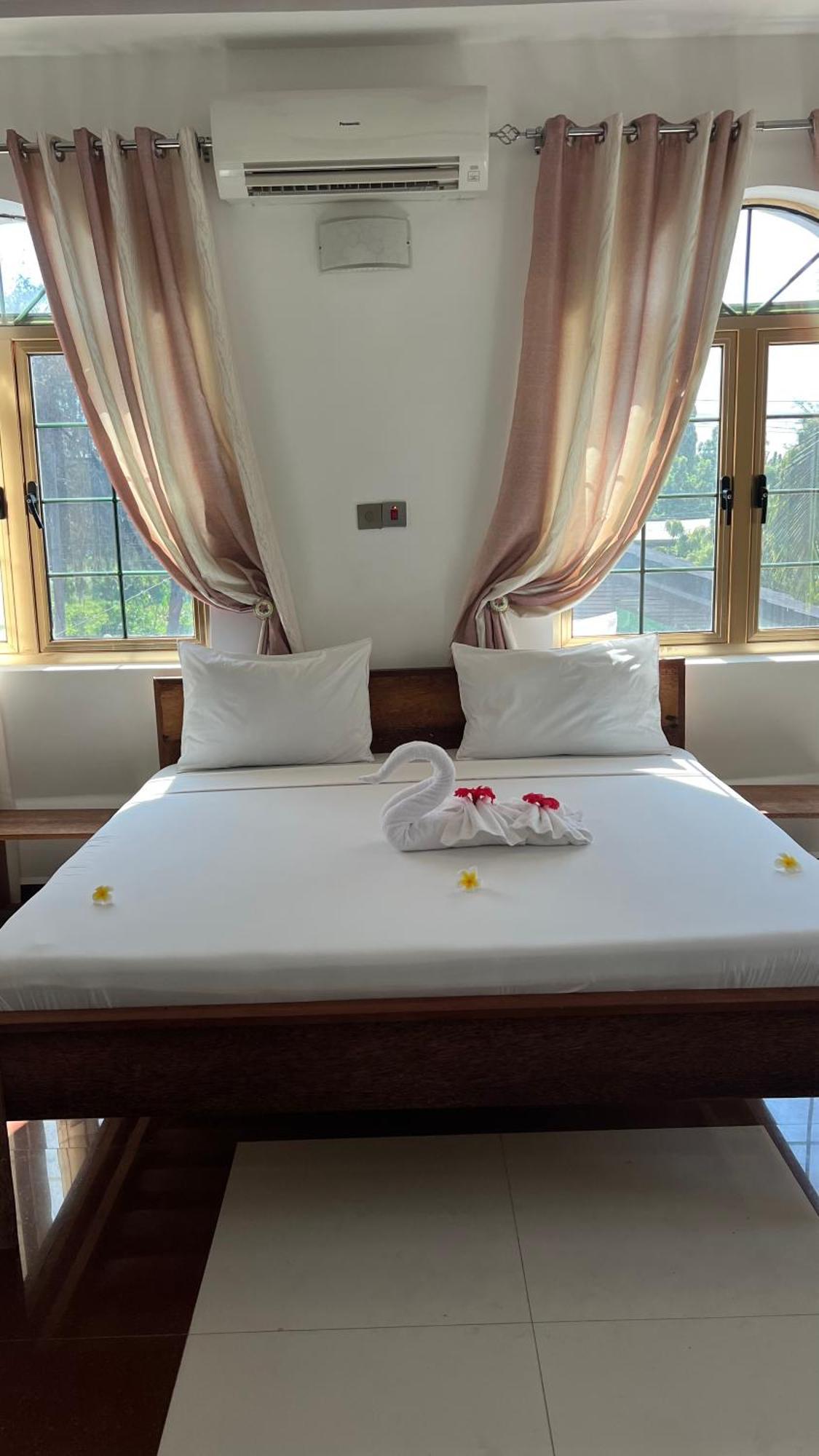 Skyport Hotel